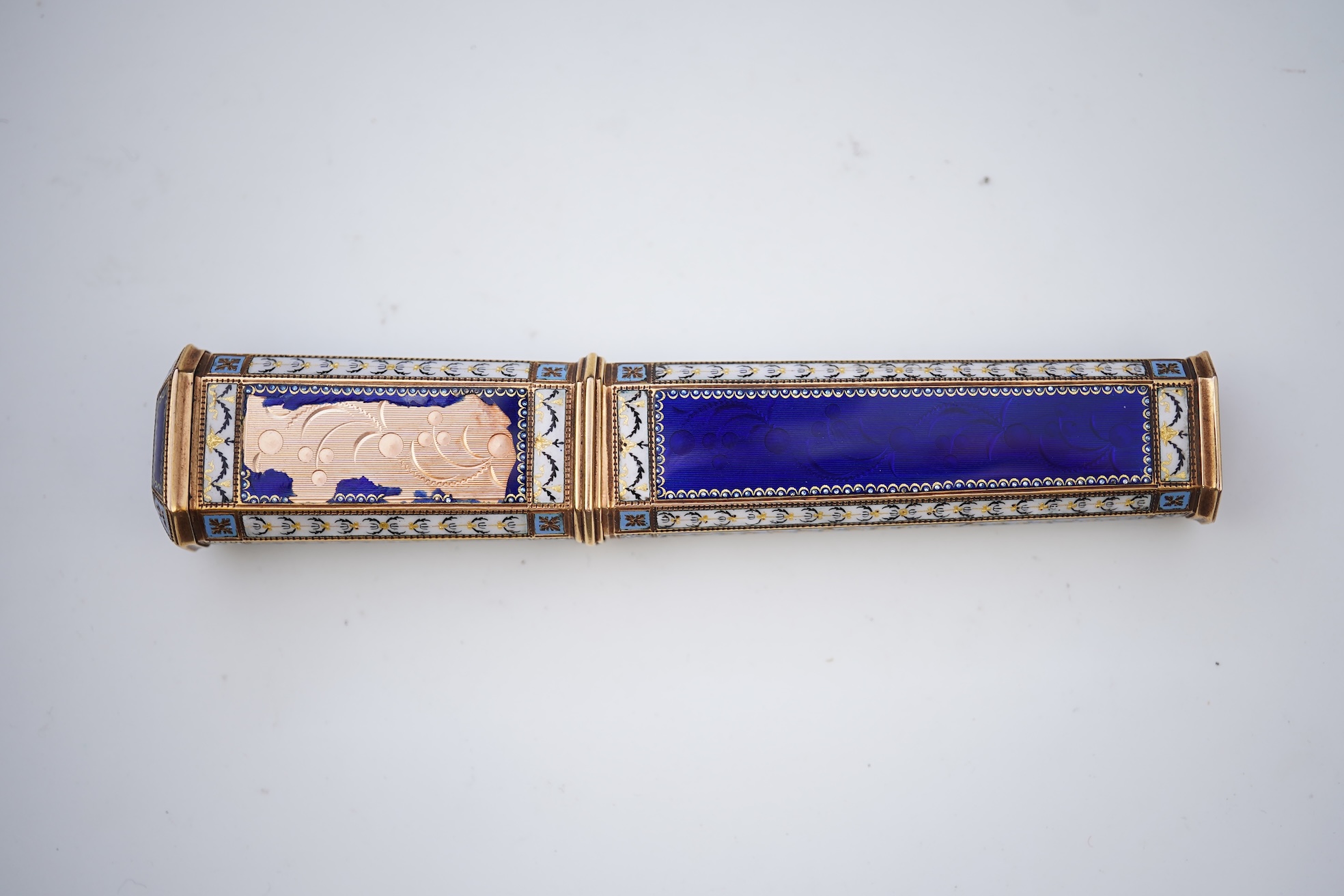 A gold and enamel etui case, probably Swiss, late 18th-19th century